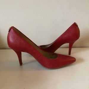 MK Women's Red Michael Flex Mid Heel Pump